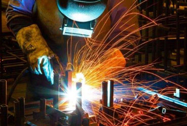 Serviços de montagens e soldagem